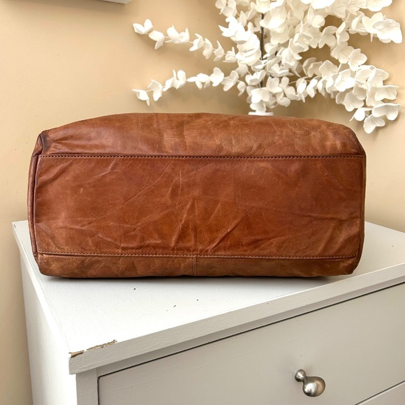 Rare High Fashion Vintage Leather Handbag with Ruffle Details - Picture 6 of 15